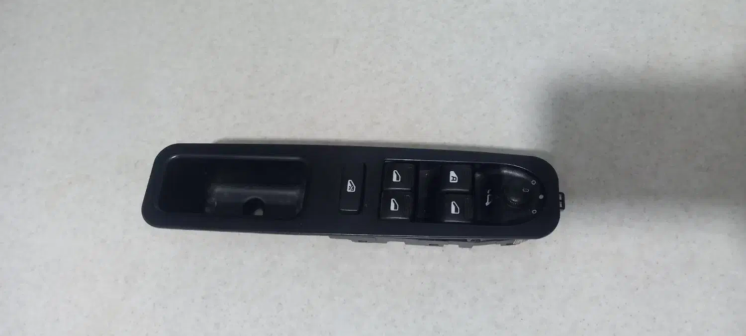 کلید بالابر شیشه دنا پلاس فابریک|قطعات یدکی و لوازم جانبی|تهران, شهرک ولیعصر جنوبی|دیوار