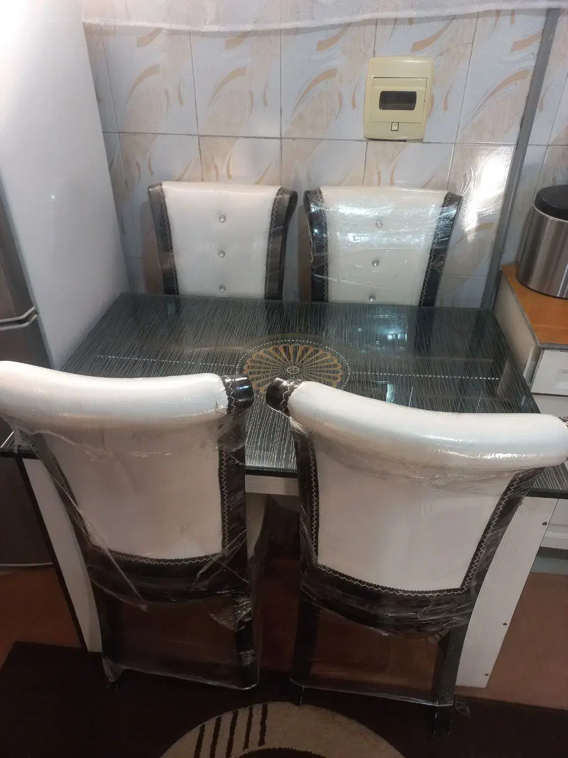 میزغذاخوری|میز و صندلی غذاخوری|اندیشه, اندیشه فاز ۴|دیوار