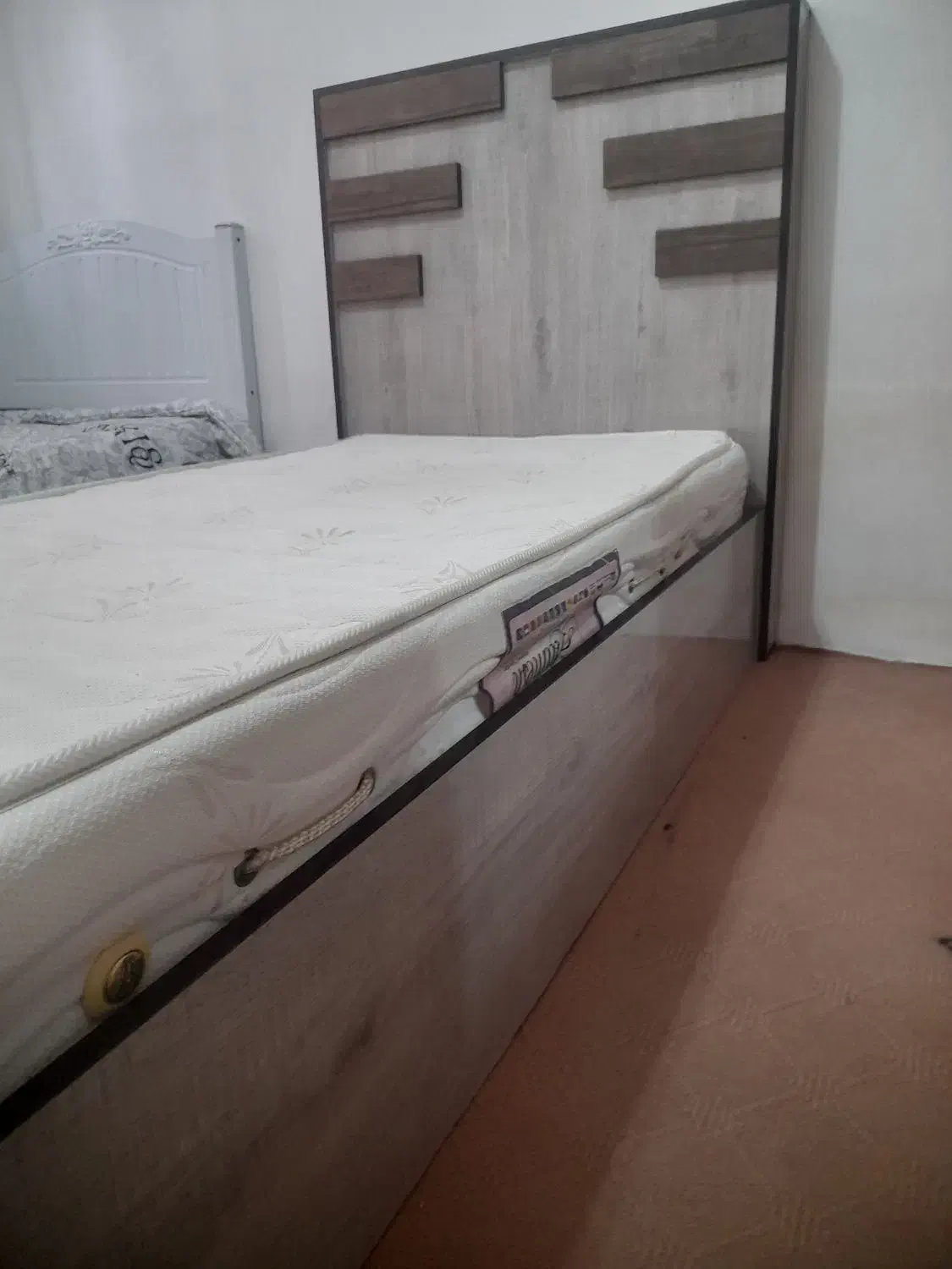 تخت وتشک|تشک تختخواب|رشت, جانبازان|دیوار