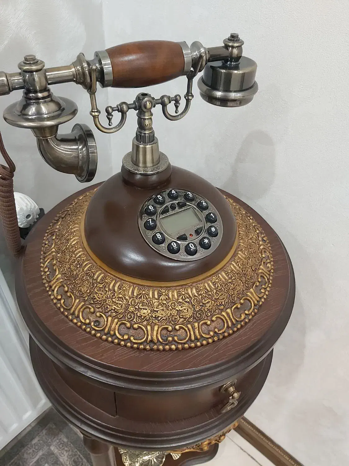 تلفن کنار سالنی نو برند والتر|میز تلفن|کرج, شاهینویلا|دیوار