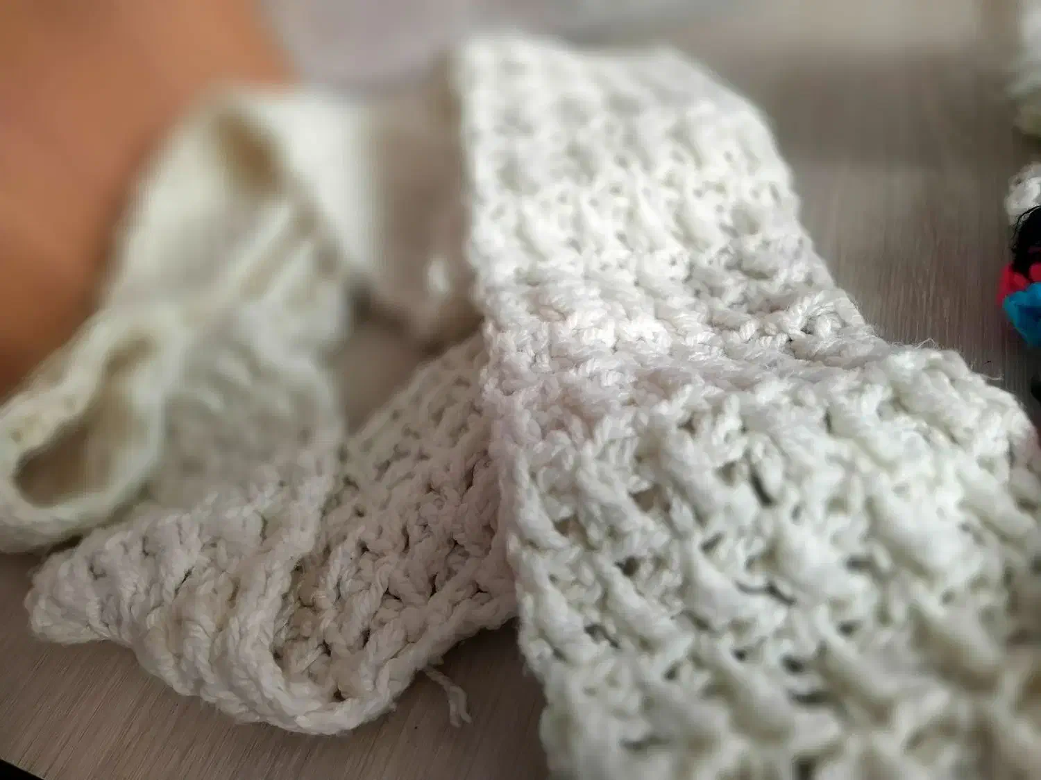 شال و کلاه بافت|لباس|ری, شهادت|دیوار