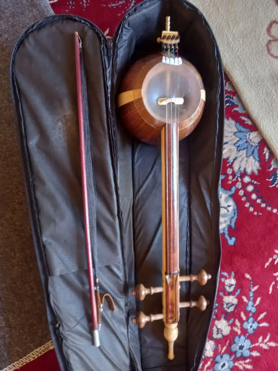 کمانچه .مهرداد رستمی .باچوب درخت گوج .|سازهای سنتی|ملارد, |دیوار