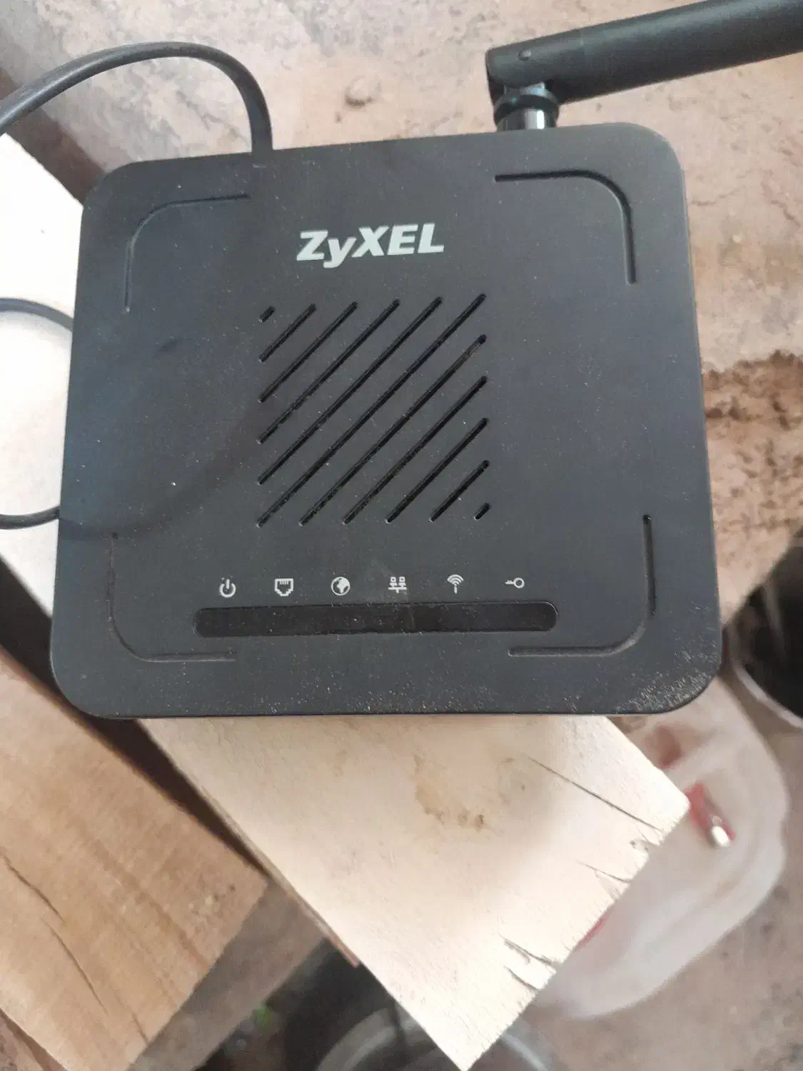 دستگاه وایفا|مودم و تجهیزات شبکه|قم, هفت تیر|دیوار