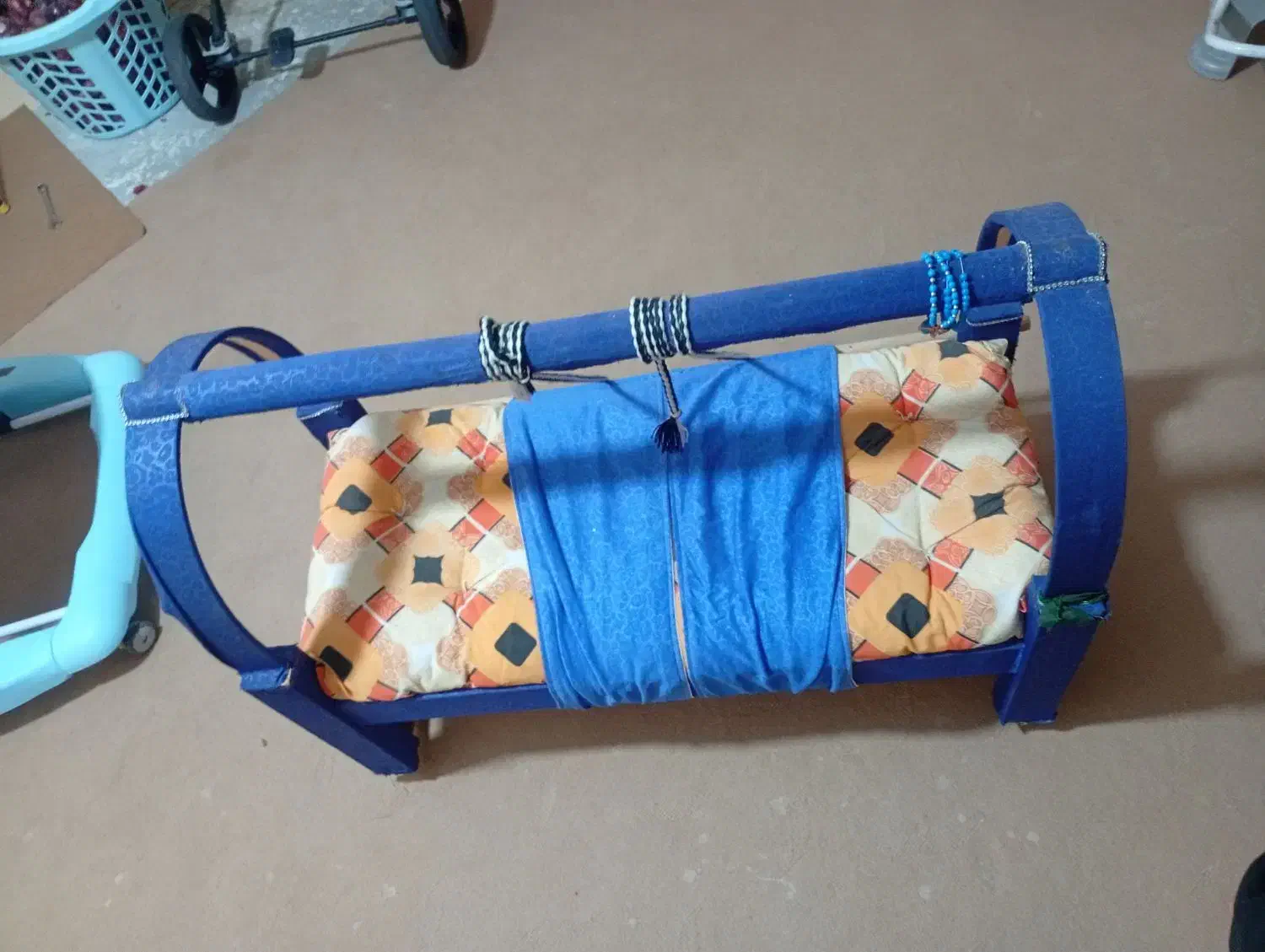 گهواره بیشکه درحد نو|تخت و صندلی بچه|دیواندره, |دیوار