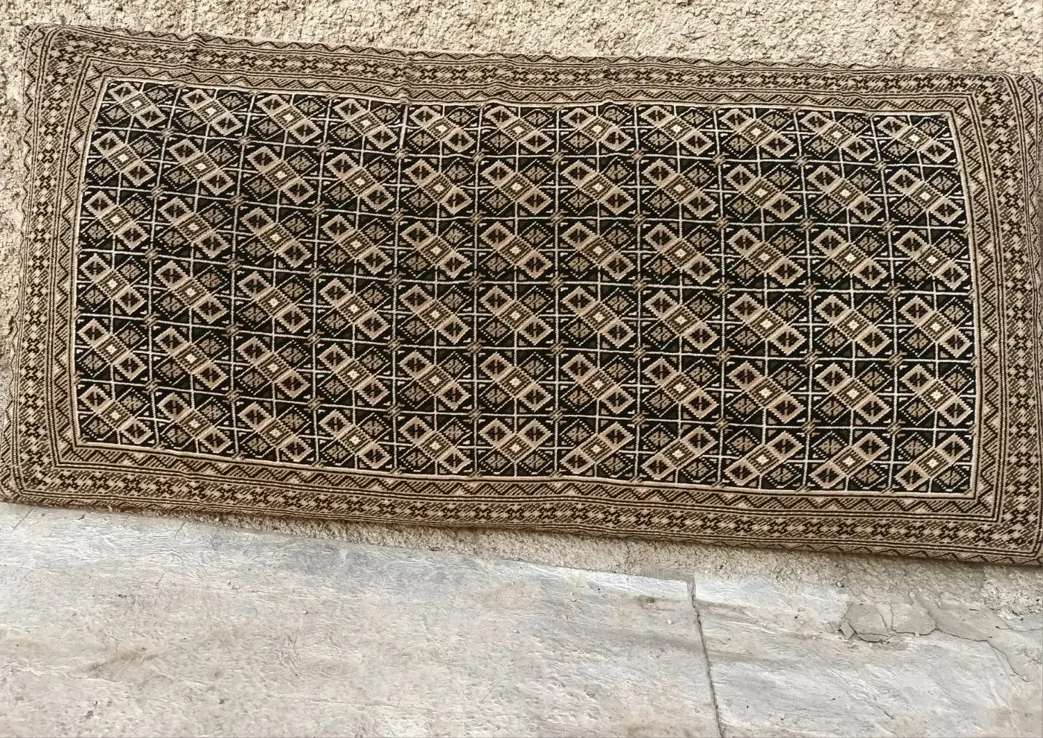 پشتی|پشتی|کرج, فاز ۳ گوهردشت|دیوار