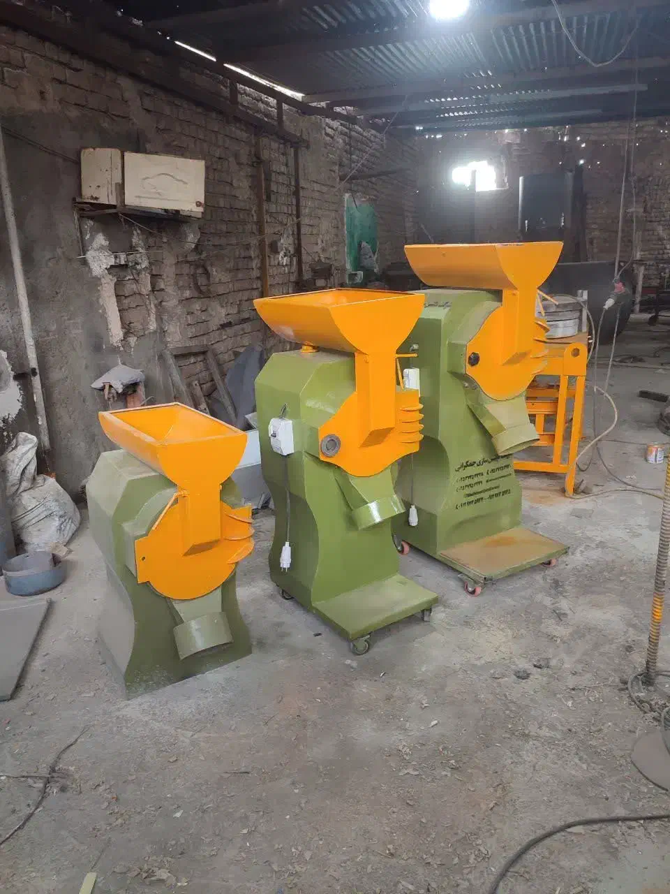 آسیاب سماق سنجد انواع اجسام سخت عطاری|ماشین‌آلات صنعتی|قم, جمکران|دیوار