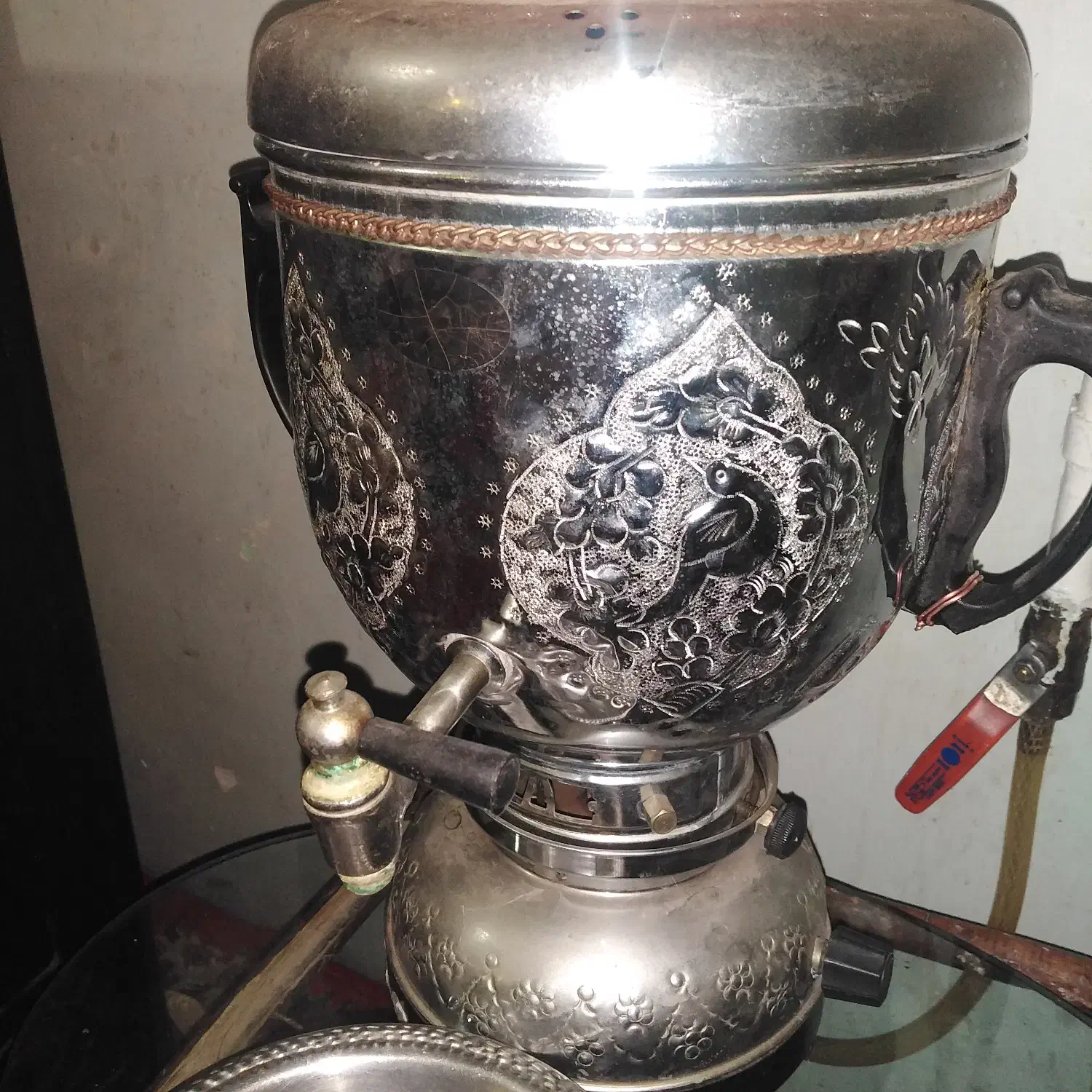 سماور گازی جنس برنج لعاب استیل و قلمزنی|سماور، چای‌ساز، قهوه‌ساز|بروجن, |دیوار