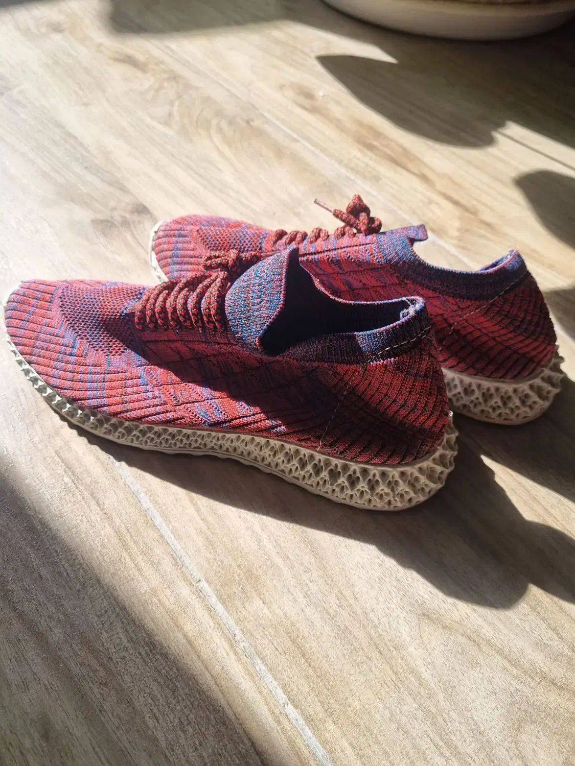 کفش|کیف، کفش، کمربند|گنبد کاووس, |دیوار