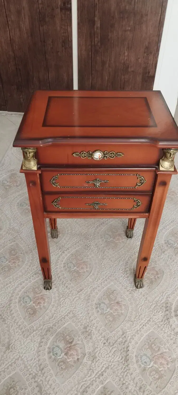 کنار سالنی چوب گردو|میز تلفن|تهران, شارق|دیوار