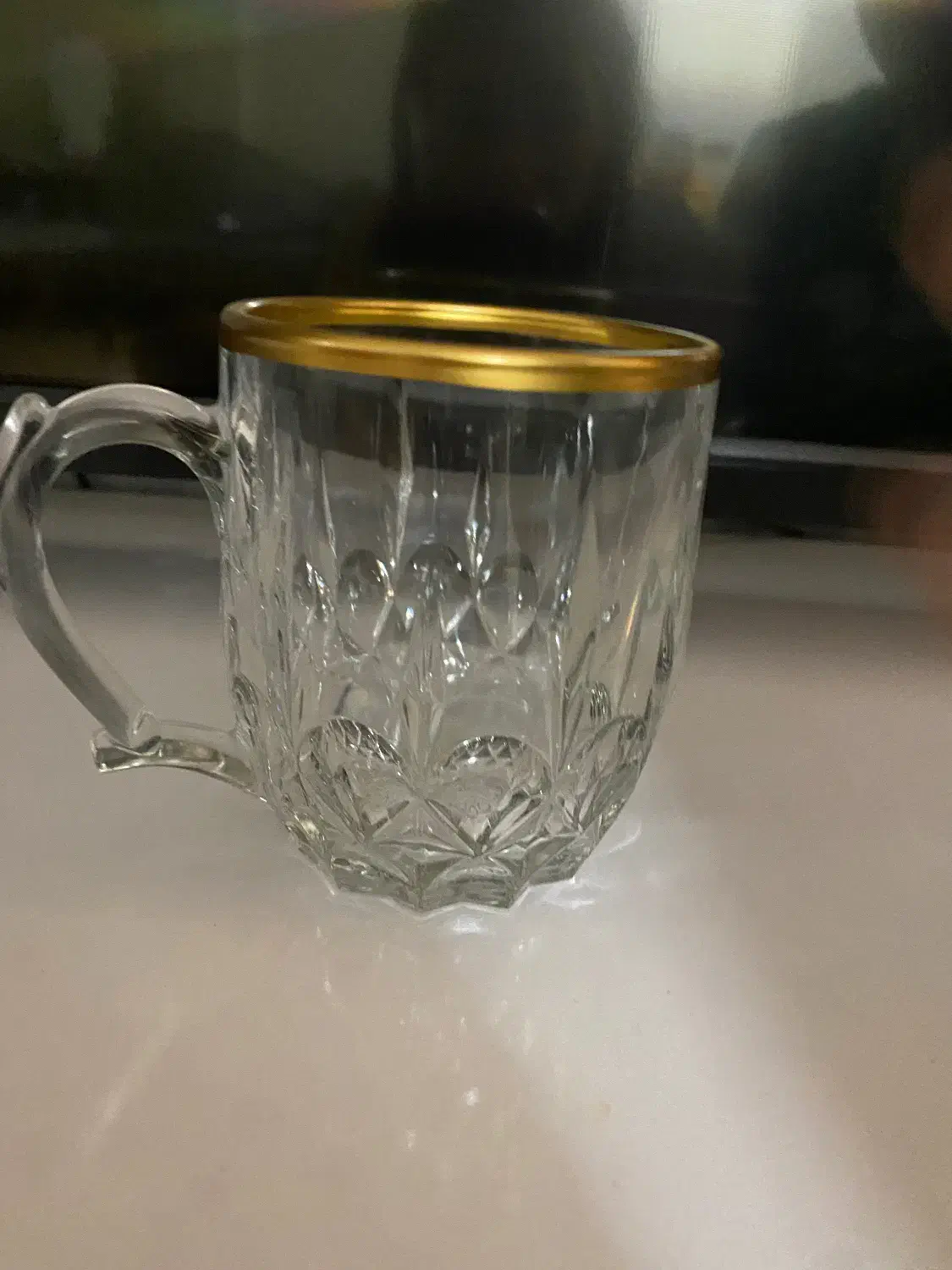 لیوان چایی لب طلای|ظروف سرو و پذیرایی|اصفهان, ارغوانیه|دیوار