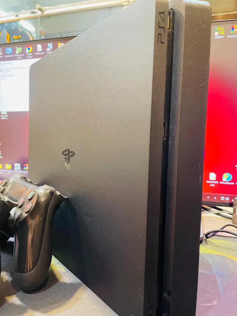 PS4 Slim یک ترا کپی خور دو دسته اصلی|کنسول، بازی ویدئویی و آنلاین|مشهد, ادیب نیشابوری (شهرک غرب)|دیوار
