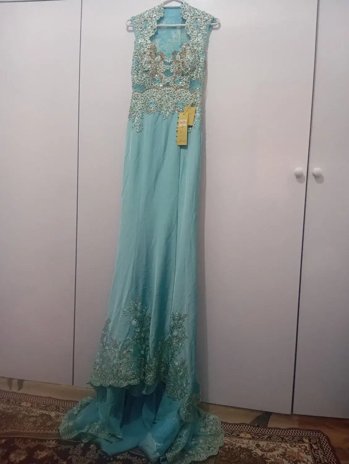 لباس مجلسی زنانه|لباس|شیراز, کوشک میدان|دیوار