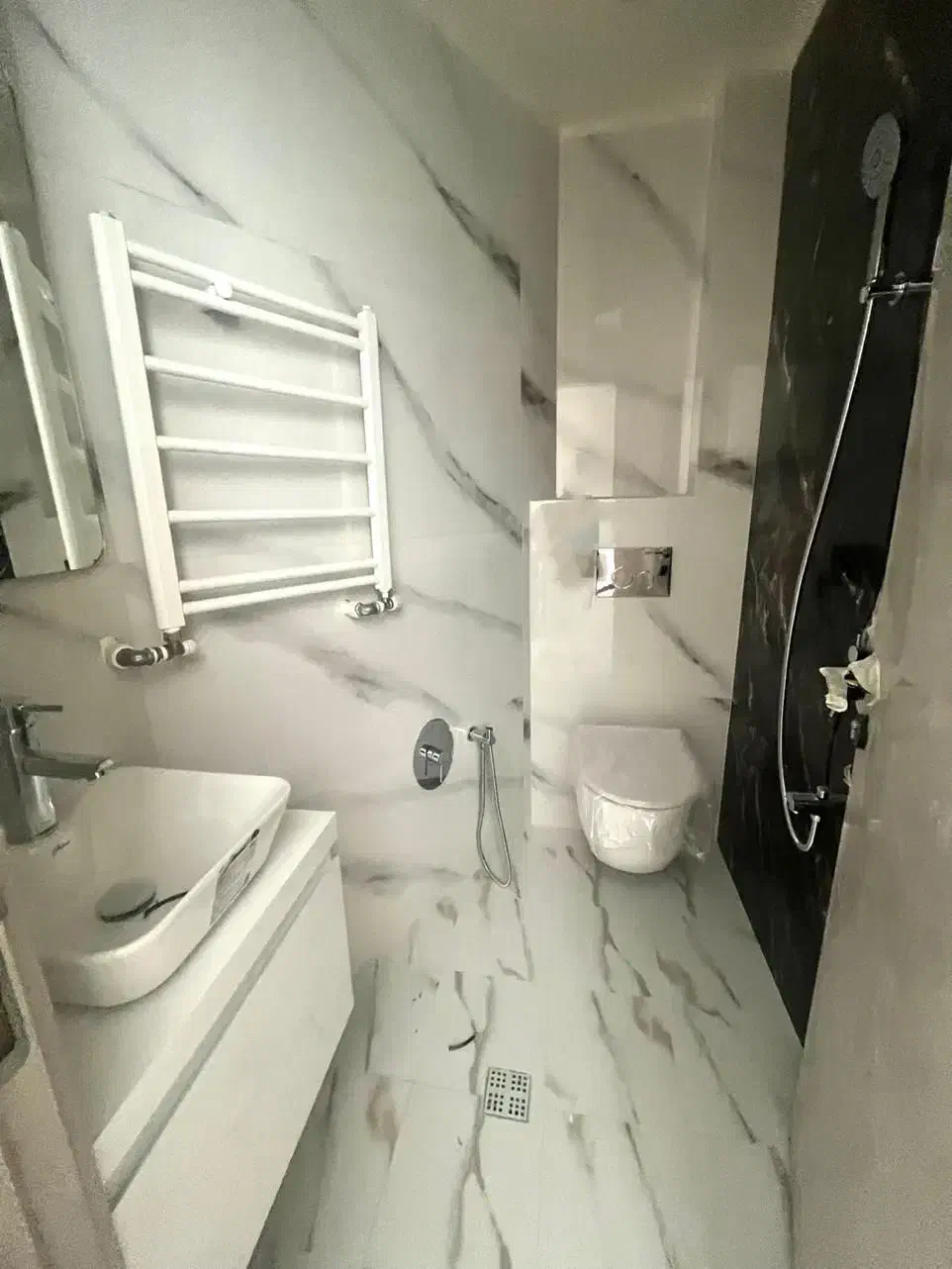 ۳۰۰ متر تک واحدی پاسداران / قابل تبدیل