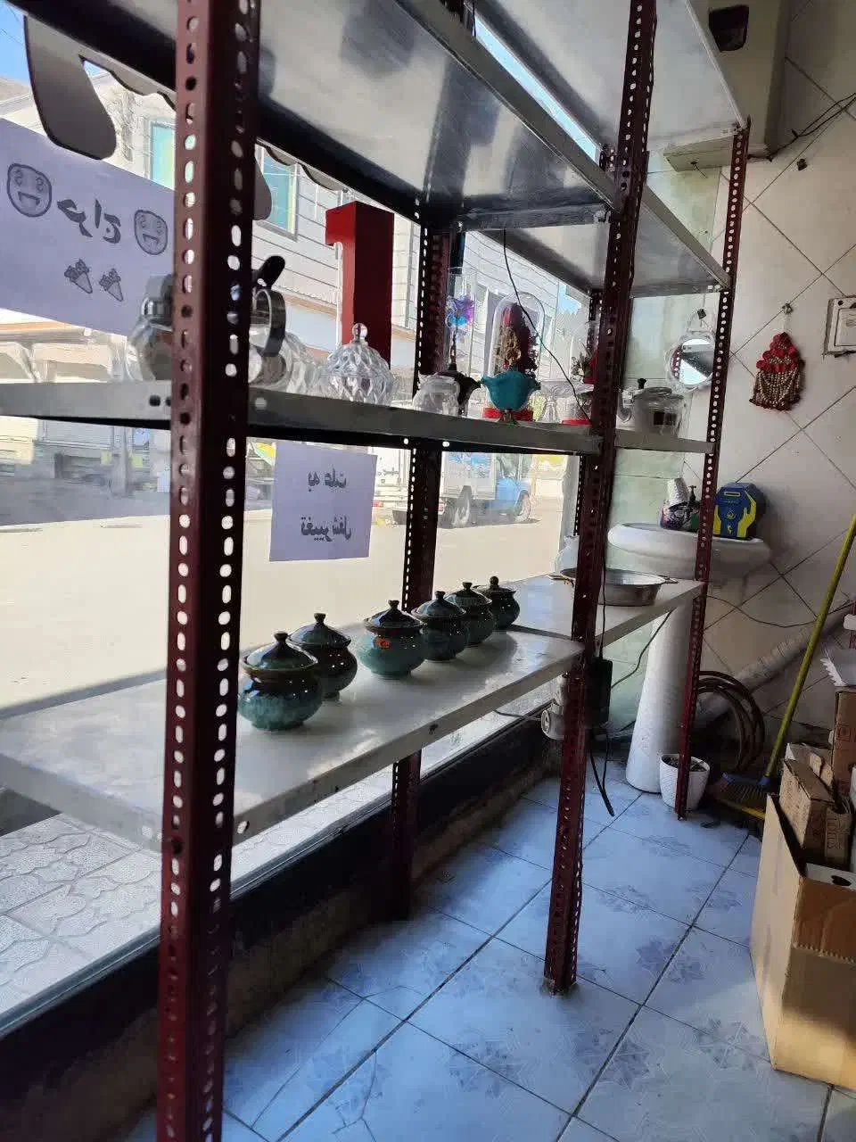 قفسه فروشگاهی قرمز و سفید در حد|فروشگاه و مغازه|ماهدشت, |دیوار