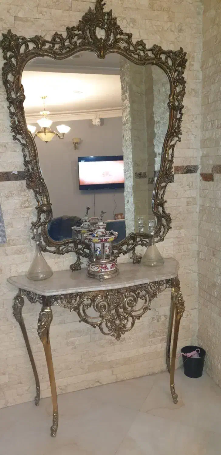 آینه کنسول برنزی ۴۵ ساله|بوفه، ویترین، کنسول|رودهن, |دیوار