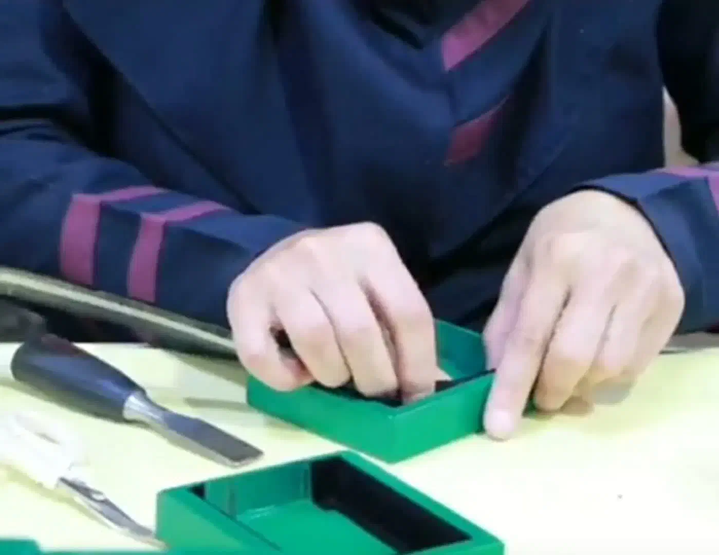 استخدام کارگر خانم در تولیدی|استخدام صنعتی، فنی، مهندسی|بندر انزلی, شاکوچه|دیوار