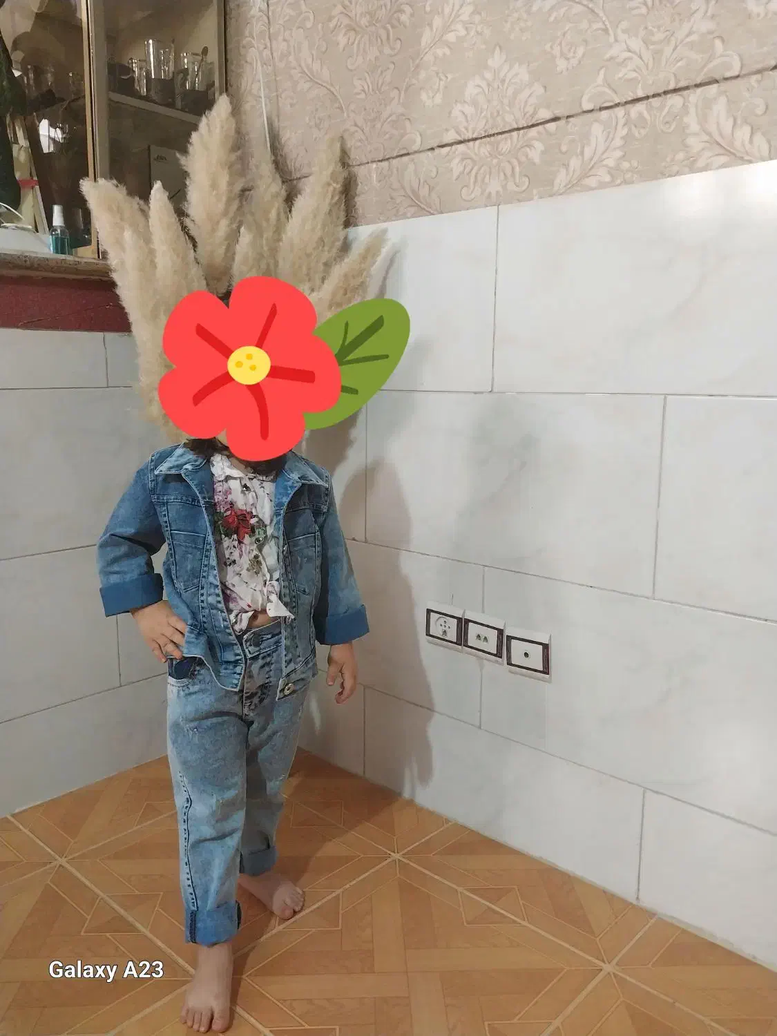 کت شلوار لی دخترونه با کراپ مناسب سه تا جهارساله|لباس|یزد, |دیوار