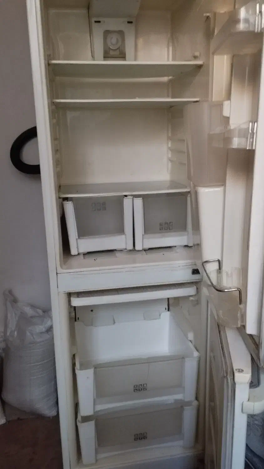 یخچال|یخچال و فریزر|شیراز, سیاه سنگ|دیوار