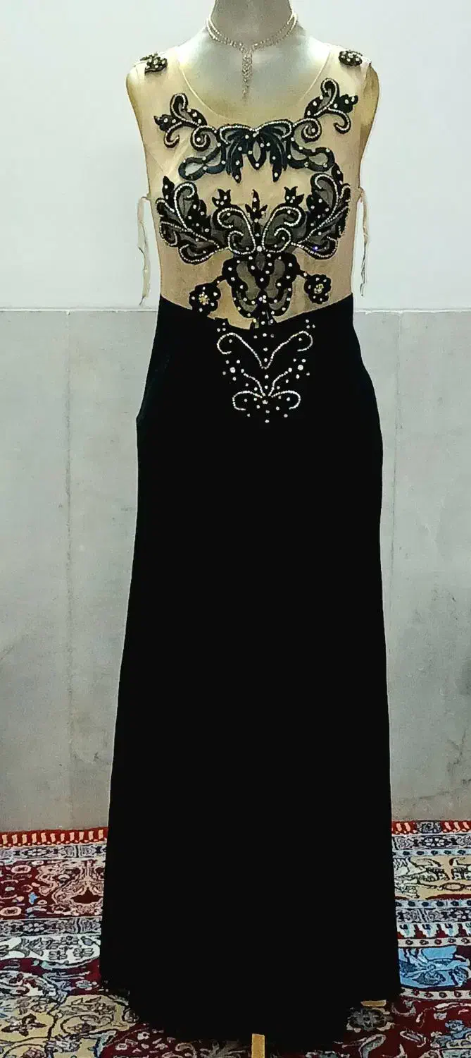 لباس مجلسی|لباس|یزد, |دیوار