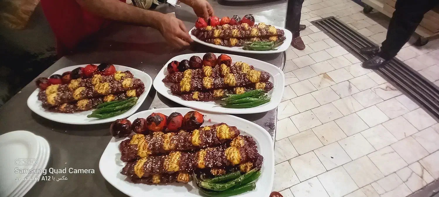 سالنکار و ویتر با جای خواب|استخدام خدمات فروشگاه و رستوران|ری, دیلمان|دیوار