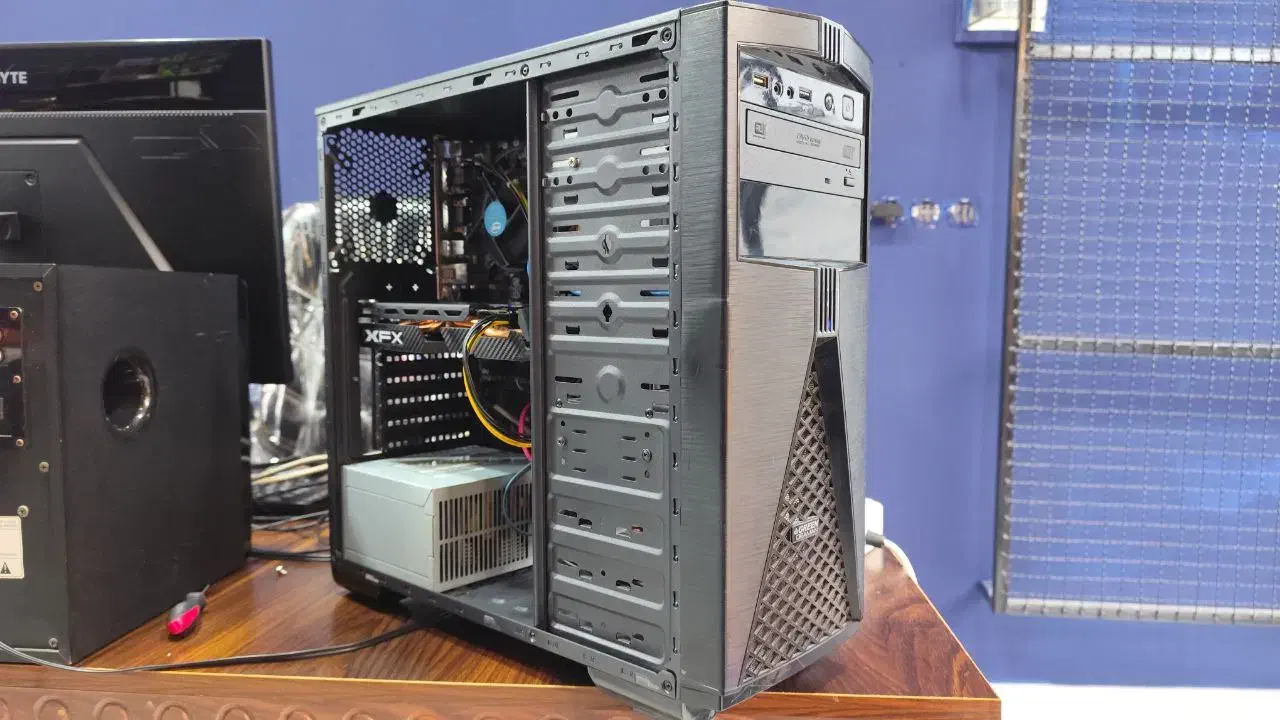 کیس گیمینگ به همراه مانیتور موس و کیبورد|رایانه رومیزی|بابل, |دیوار