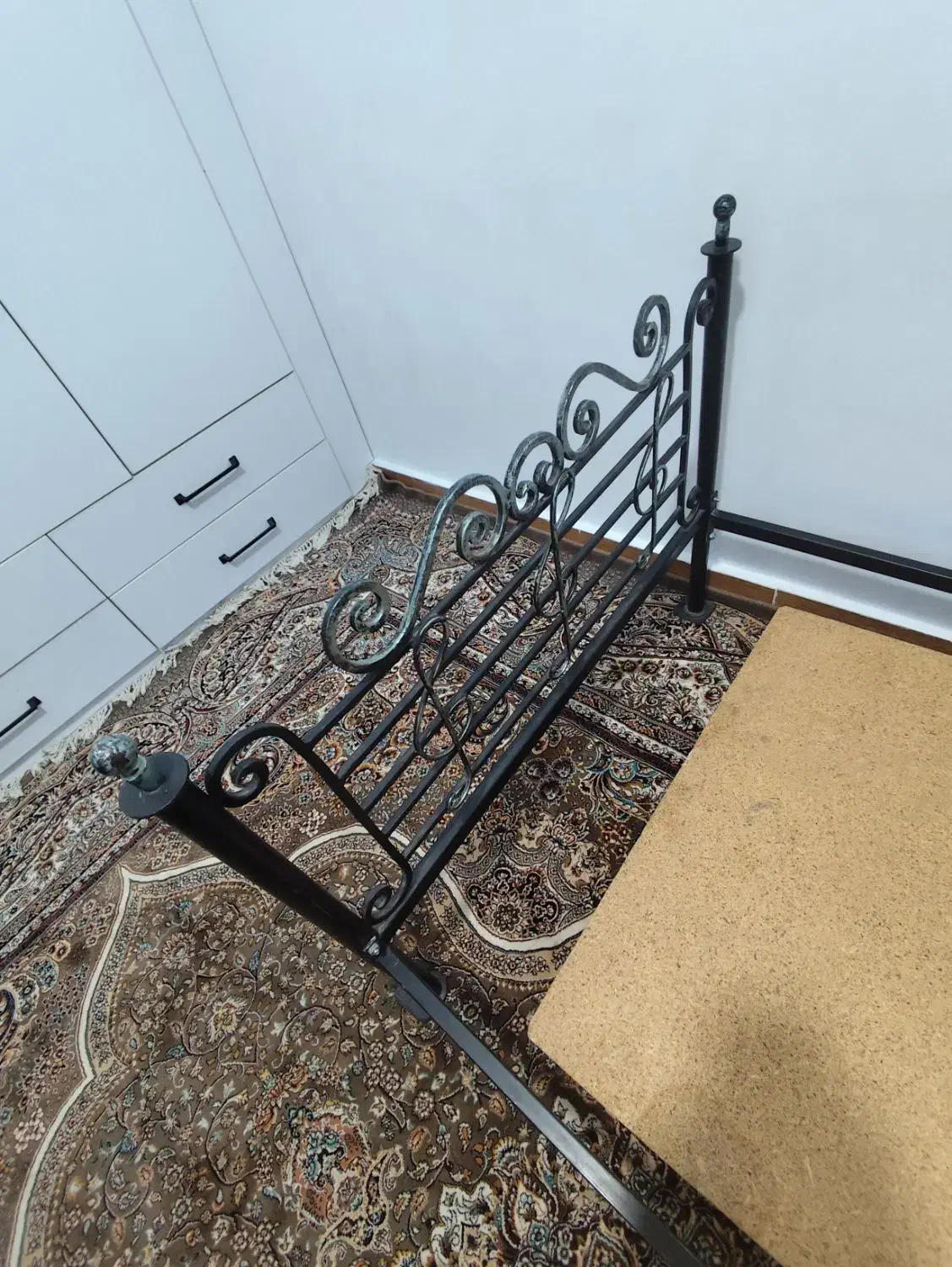 تخت فلزی|تخت و سرویس خواب|فردیس, سپید دشت|دیوار