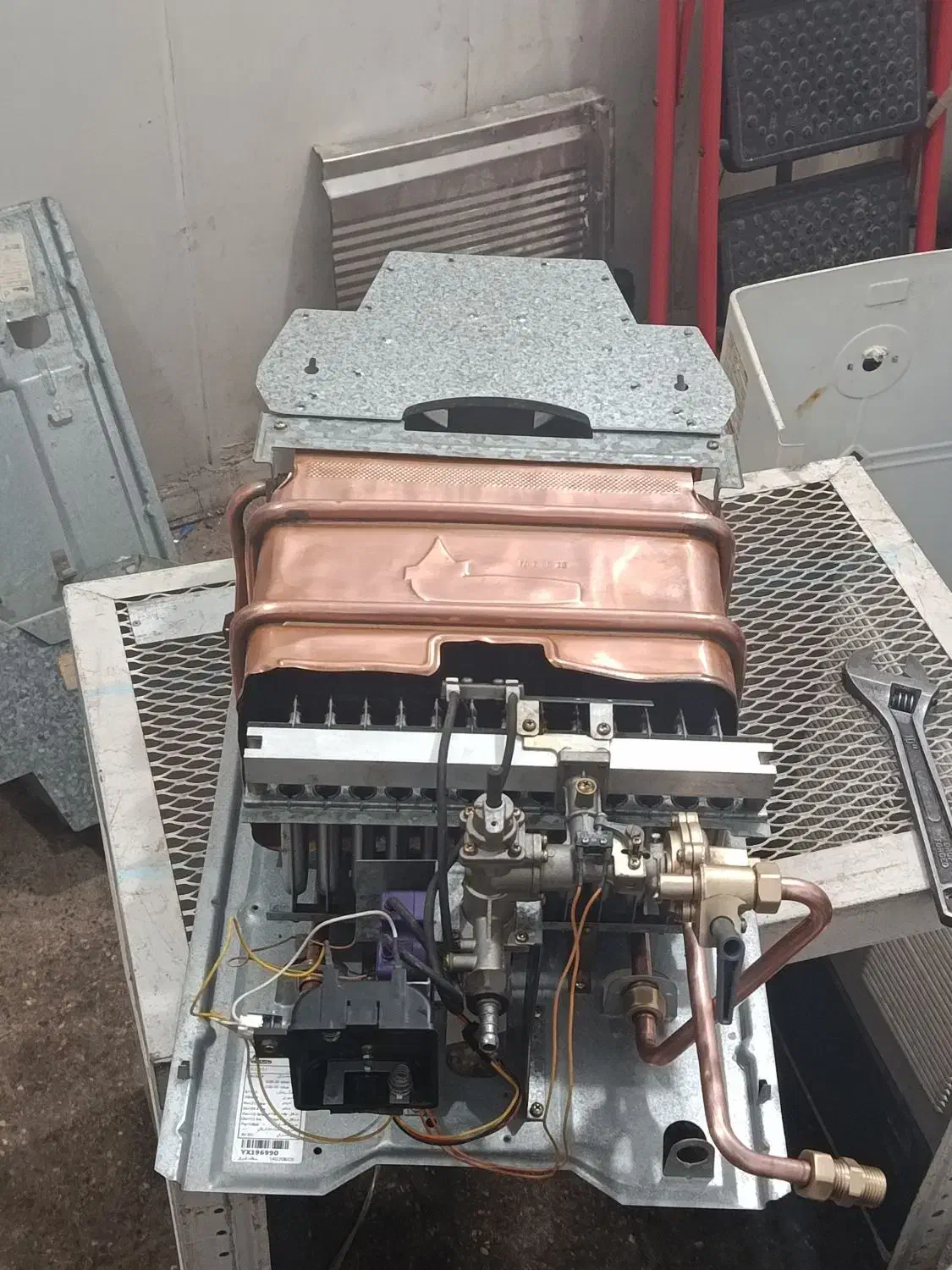 تعمیرات آبگرمکن دیواری|خدمات پیشه و مهارت|خرمشهر, |دیوار