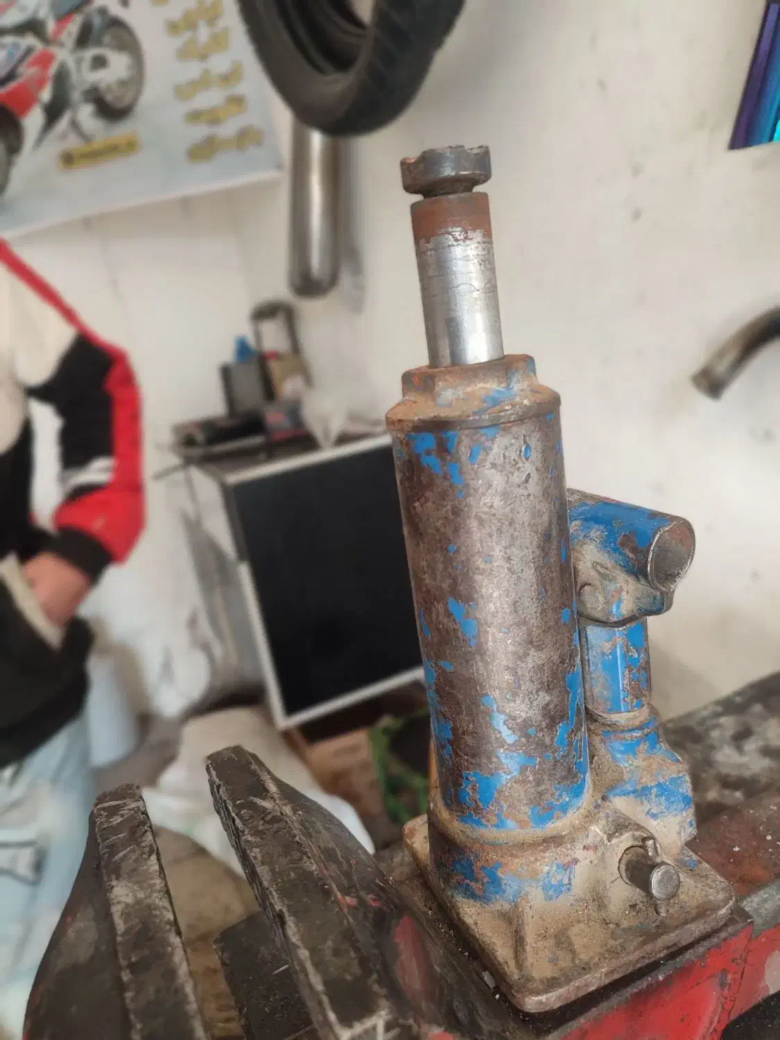 جک روغنی۳تن   سالم|ابزارآلات|دورود, |دیوار