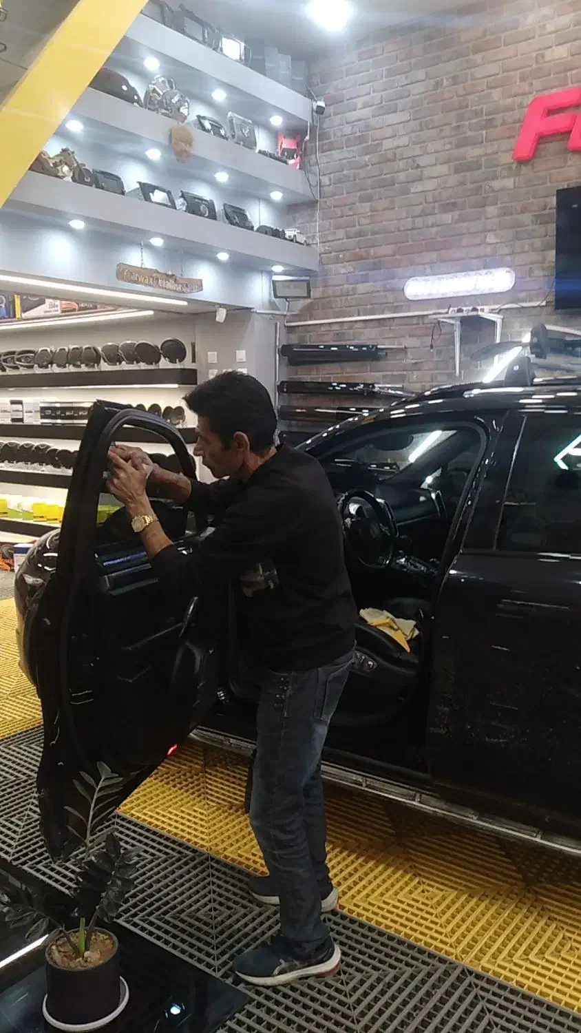 شیشه دودی نانو در محل|خدمات موتور و ماشین|شیراز, فرهنگ شهر|دیوار