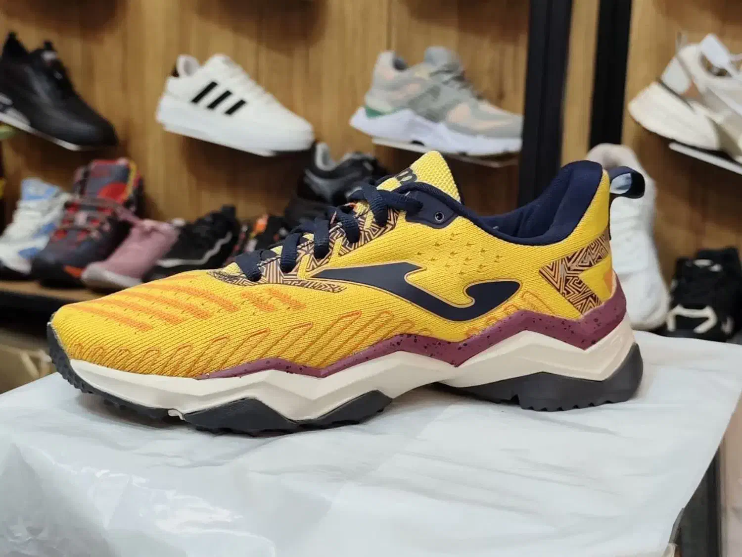 کفش تاناکورایی|کیف، کفش، کمربند|کاشان, بهشتی|دیوار