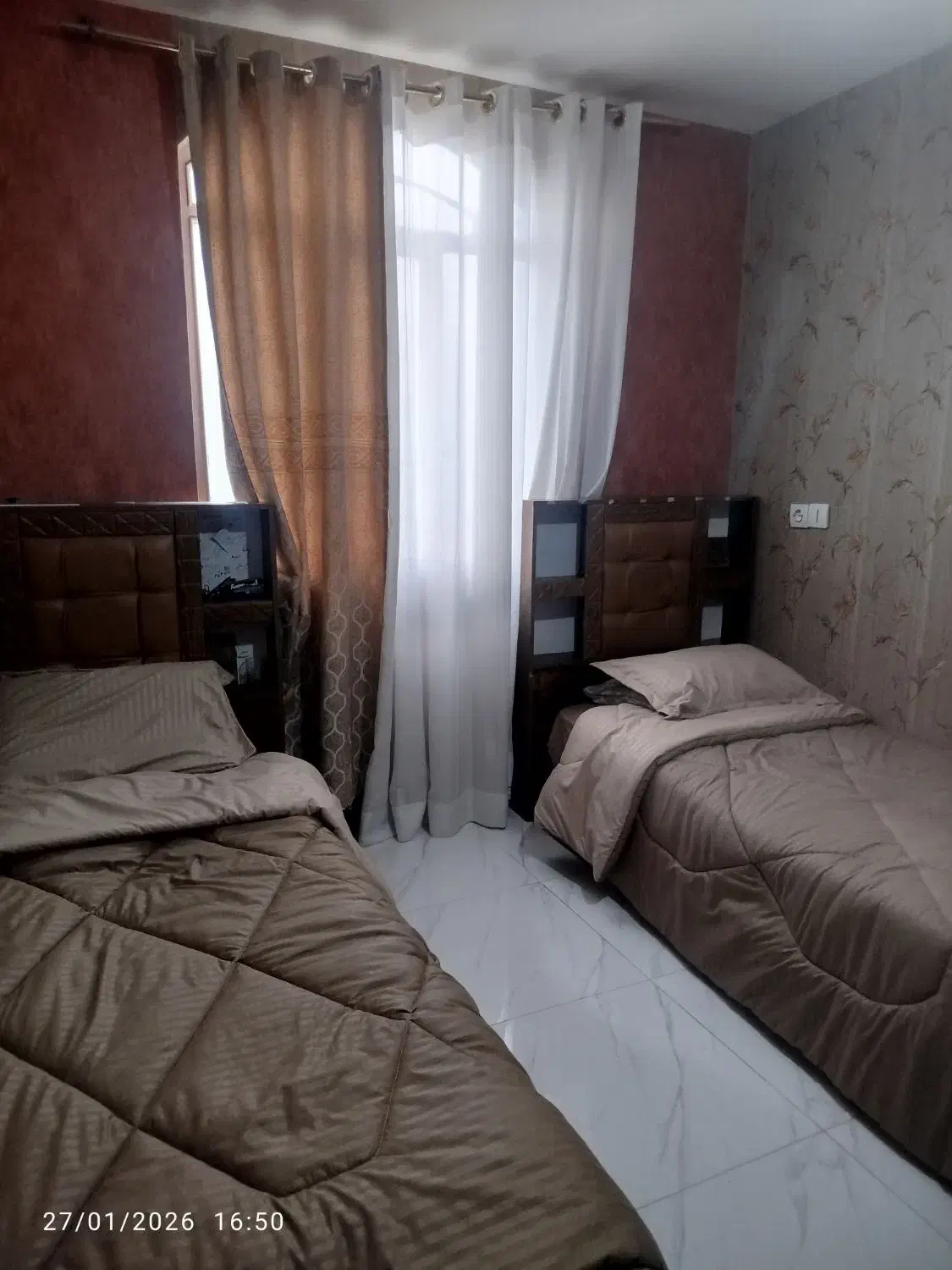 دو عدد تخت یک (نفر ه)|تخت و سرویس خواب|قزوین, |دیوار