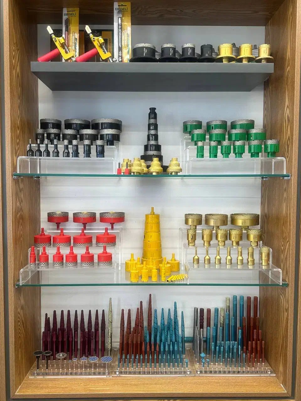 مدل برای تولید محتوا|استخدام هنری و رسانه|تهران, منیریه|دیوار