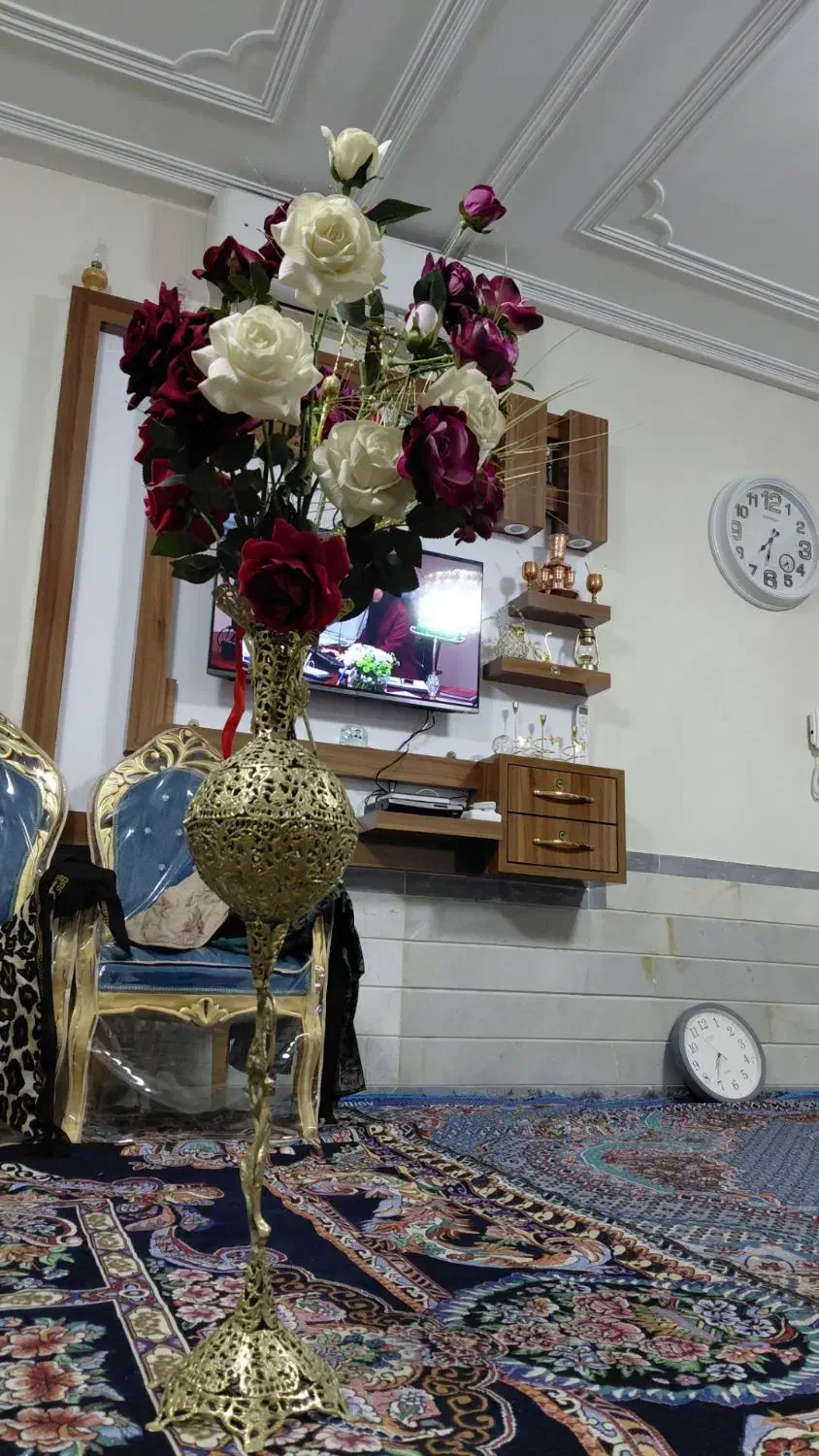 گلدان برنز|گل مصنوعی|میانه, |دیوار