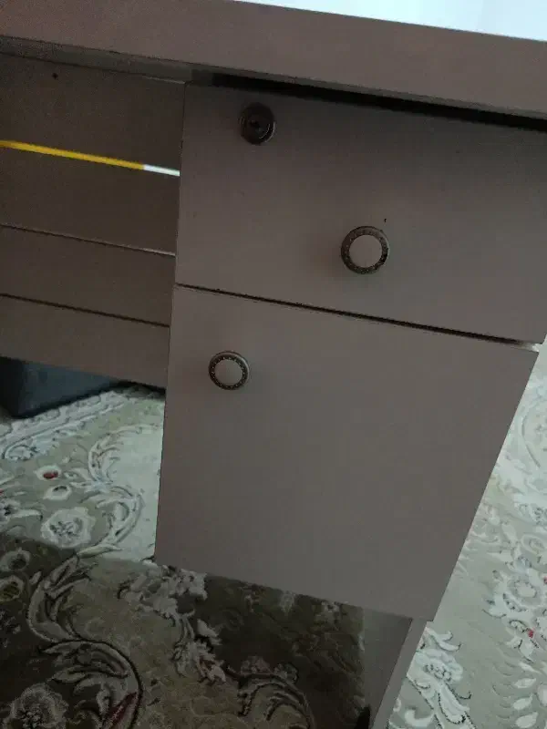 میز سفید ام دی اف|آرایشگاه و سالن‌های زیبایی|مشهد, رباط طرق|دیوار