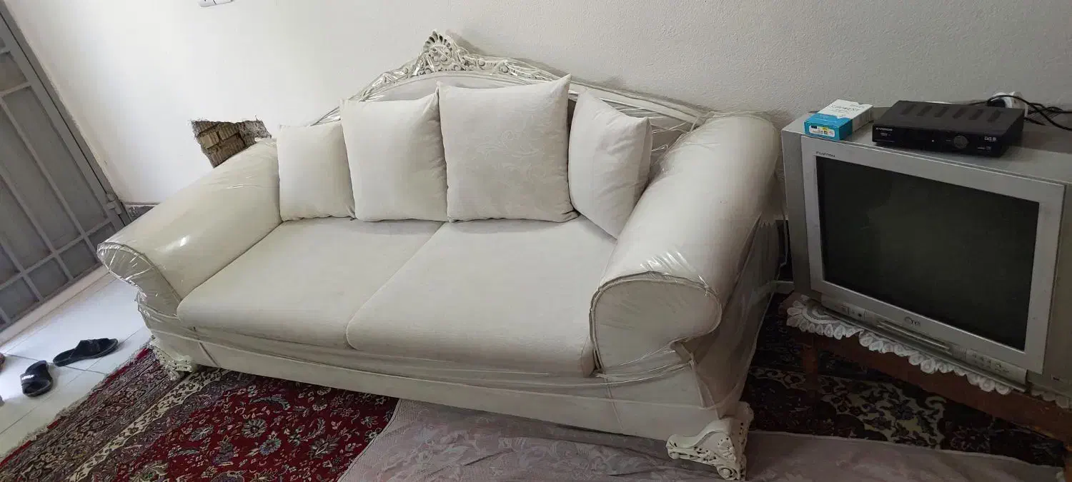مبلمان ۸ نفره  و سه عدد صندلی مهمان|مبلمان خانگی و میز عسلی|شیراز, شهرک مهدیه|دیوار