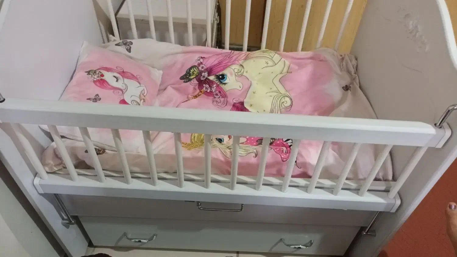 تخت خواب بچه|تخت و صندلی بچه|باغستان, |دیوار