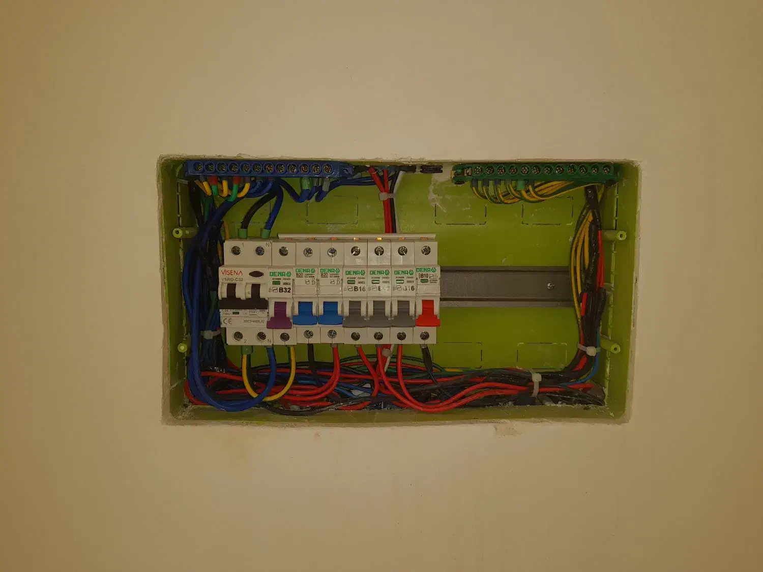 لاین نوری و امور برقکاری|خدمات پیشه و مهارت|لاهیجان, طالقانی|دیوار