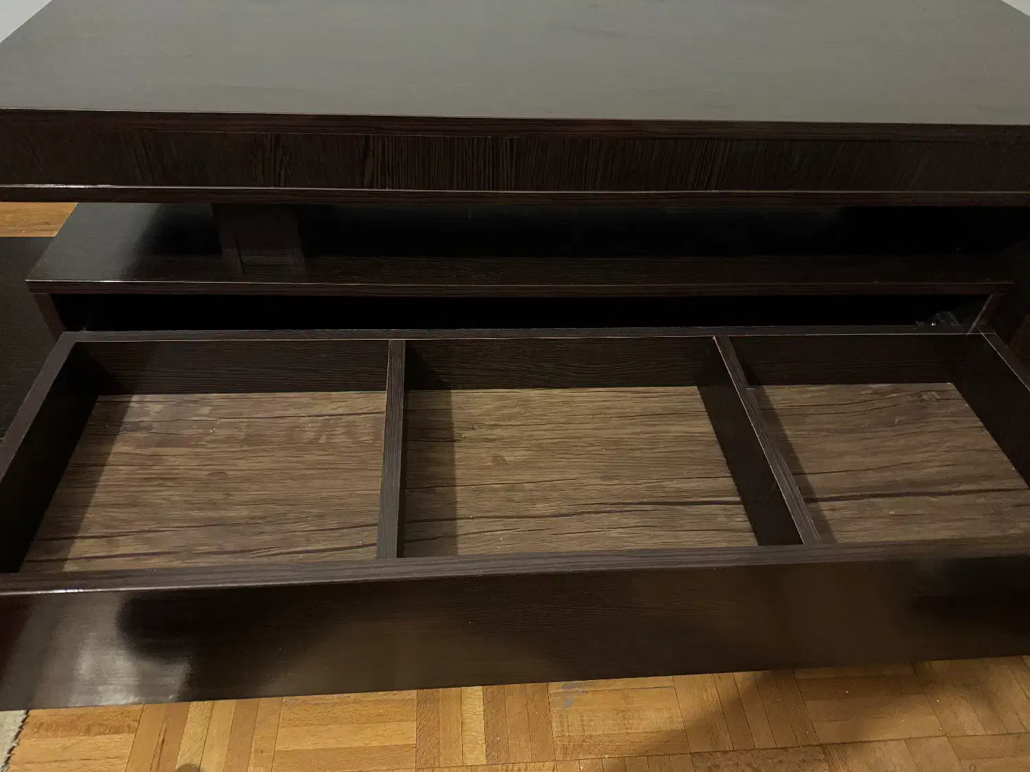 میز تلویزیون بسیار شیک و تمیز|میز تلویزیون|تهران, ونک|دیوار