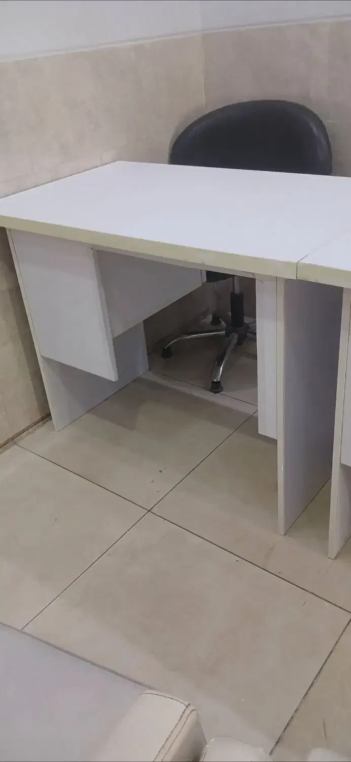 میز‌ اداری ، ارایشگاه ، تحریر|میز تحریر و کامپیوتر|هشتگرد, هشتگرد قدیم|دیوار