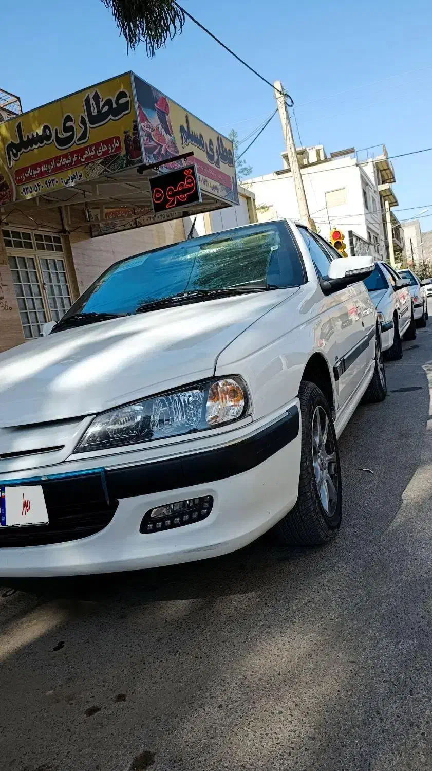 پارس اخر ۴۰۲ نیم فول|خودرو سواری و وانت|زاهدان, |دیوار