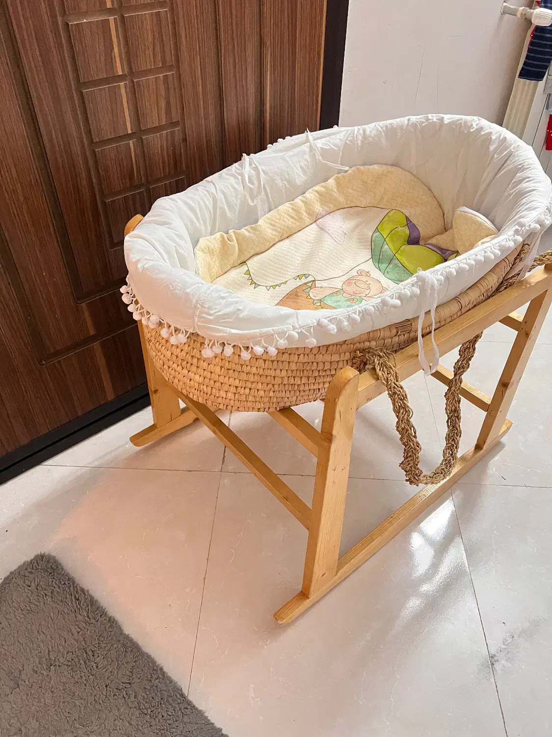 گهواره چوبی|تخت و سرویس خواب|ری, شهادت|دیوار