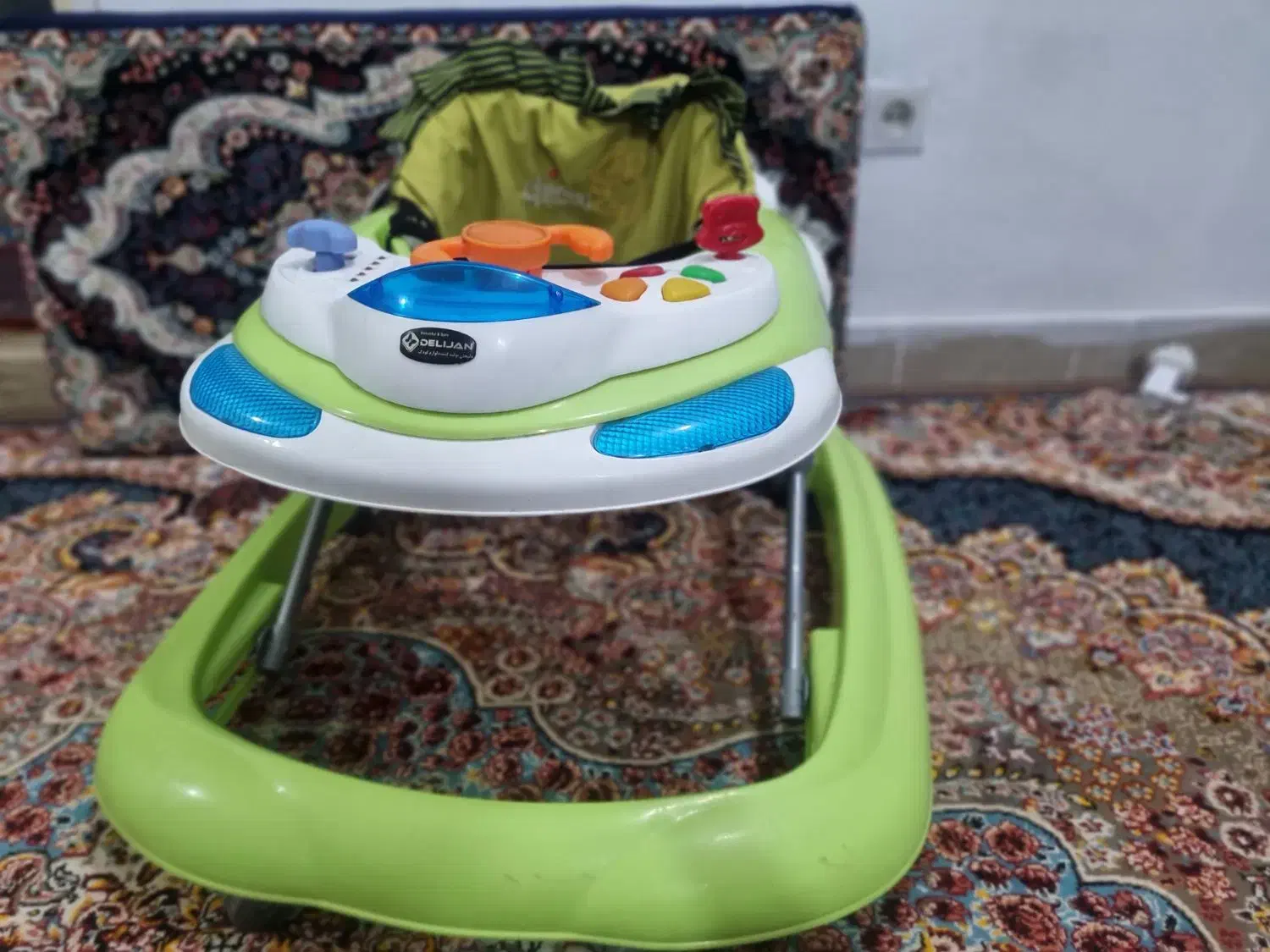 روروک بچه|کالسکه و لوازم جانبی|پاکدشت, حصار امیر|دیوار