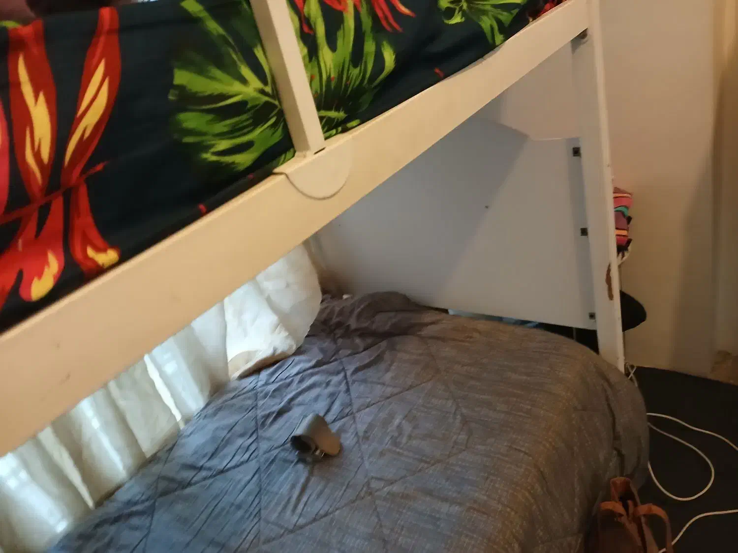 سرویس خواب|تخت و سرویس خواب|ری, فیروزآبادی|دیوار