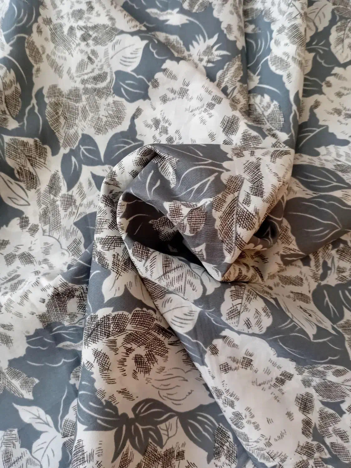 دو قواره پارچه و یک قواره چادر مشکی  برای روز مادر|لباس|شهریار, شهریار|دیوار