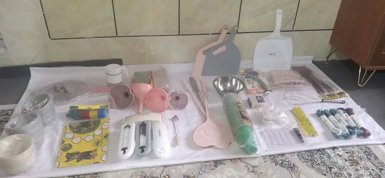 انواع ظروف پلاستیکی|ظروف نگهدارنده، پلاستیکی، یک‌بارمصرف|الیگودرز, |دیوار