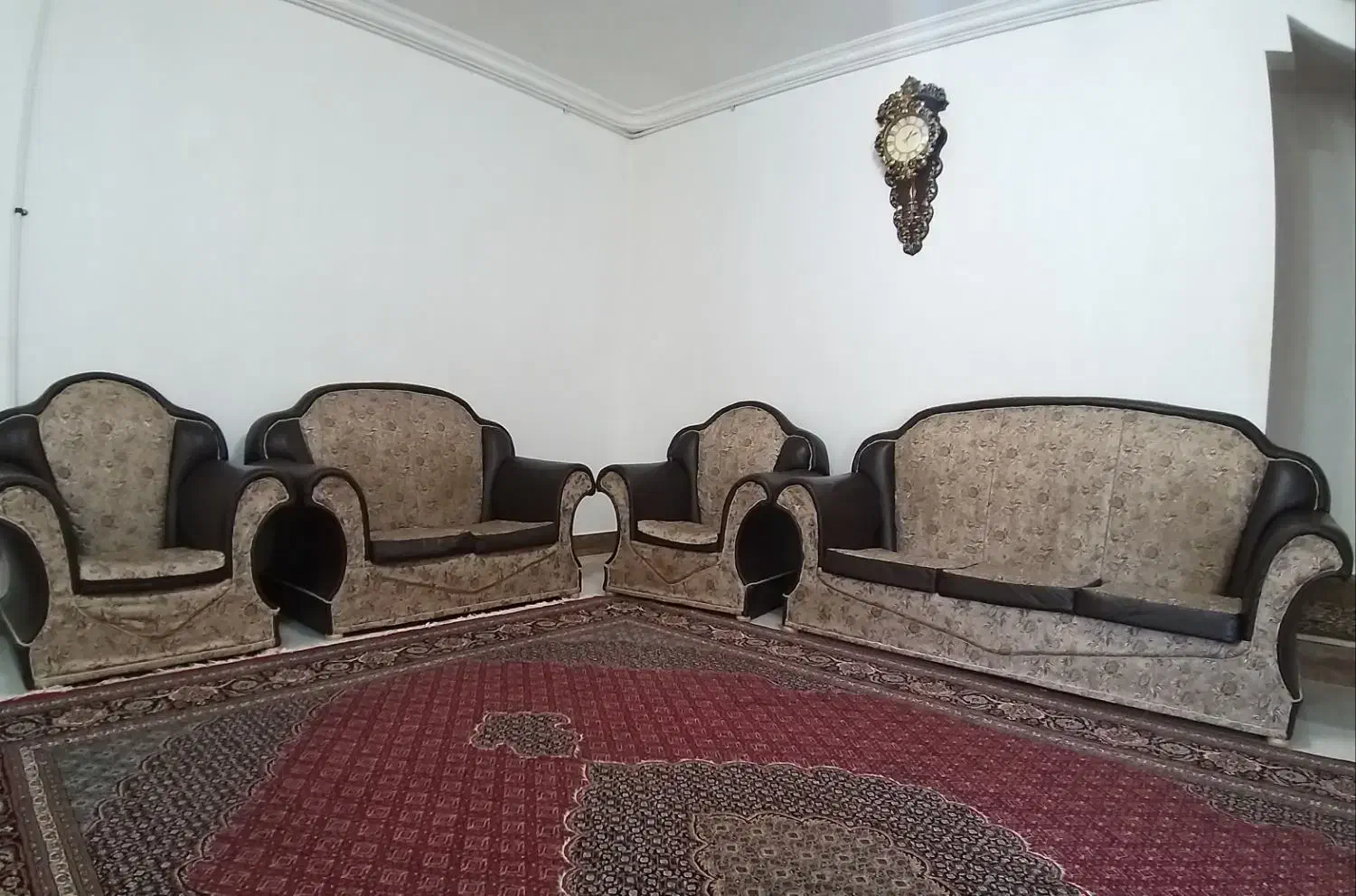 مبل راحتی در حد نو ۳ تومن|مبلمان خانگی و میز عسلی|دره شهر, |دیوار