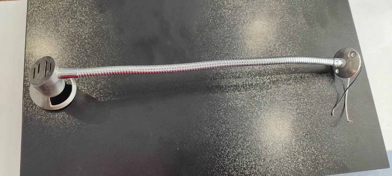 پایه دیواری قابل تنظیم هالوژنی فلزی|لوستر و چراغ آویز|قم, باغ کرباسی|دیوار