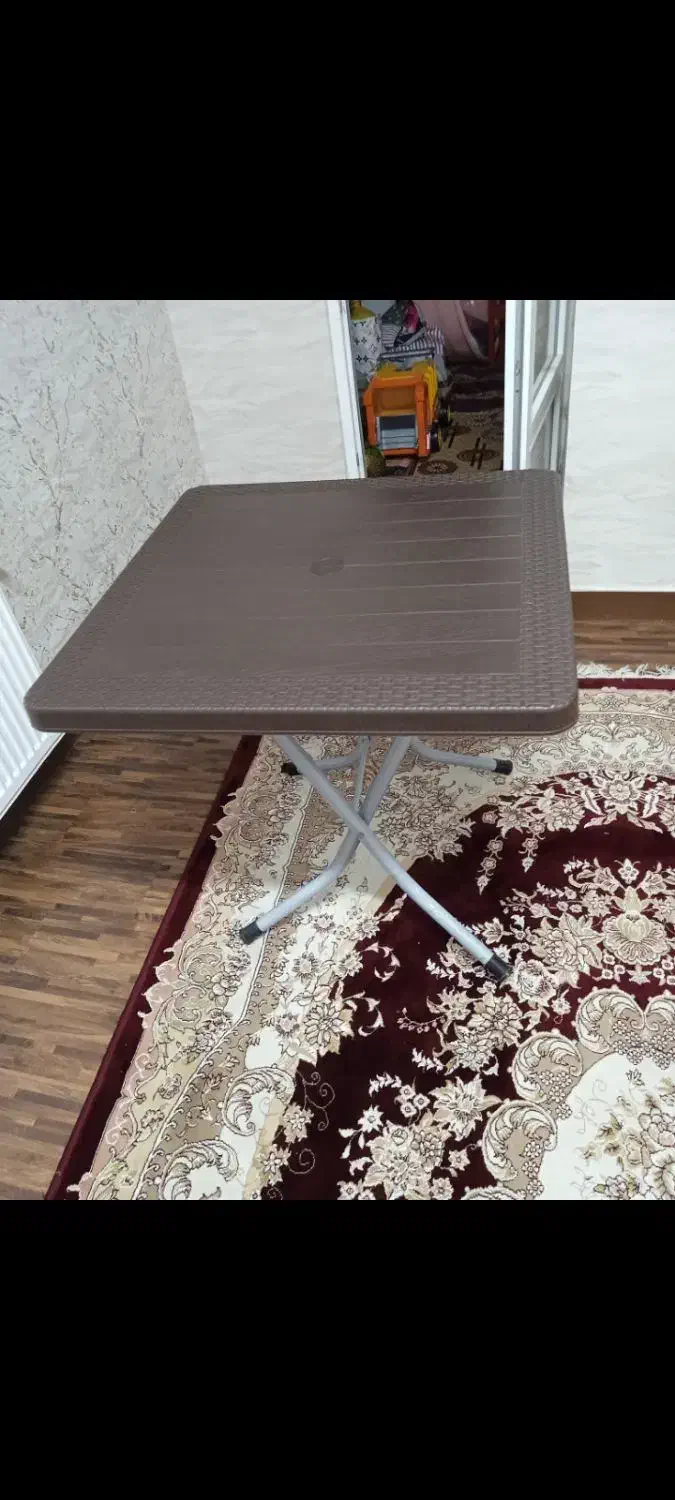 میز حصیری مربع چهارنفره پلاستیکی|میز و صندلی غذاخوری|رشت, کوی مهر|دیوار