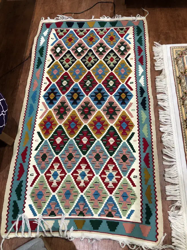 گلیم دستباف پشمی|گلیم، جاجیم، گبه|بندر انزلی, شاکوچه|دیوار