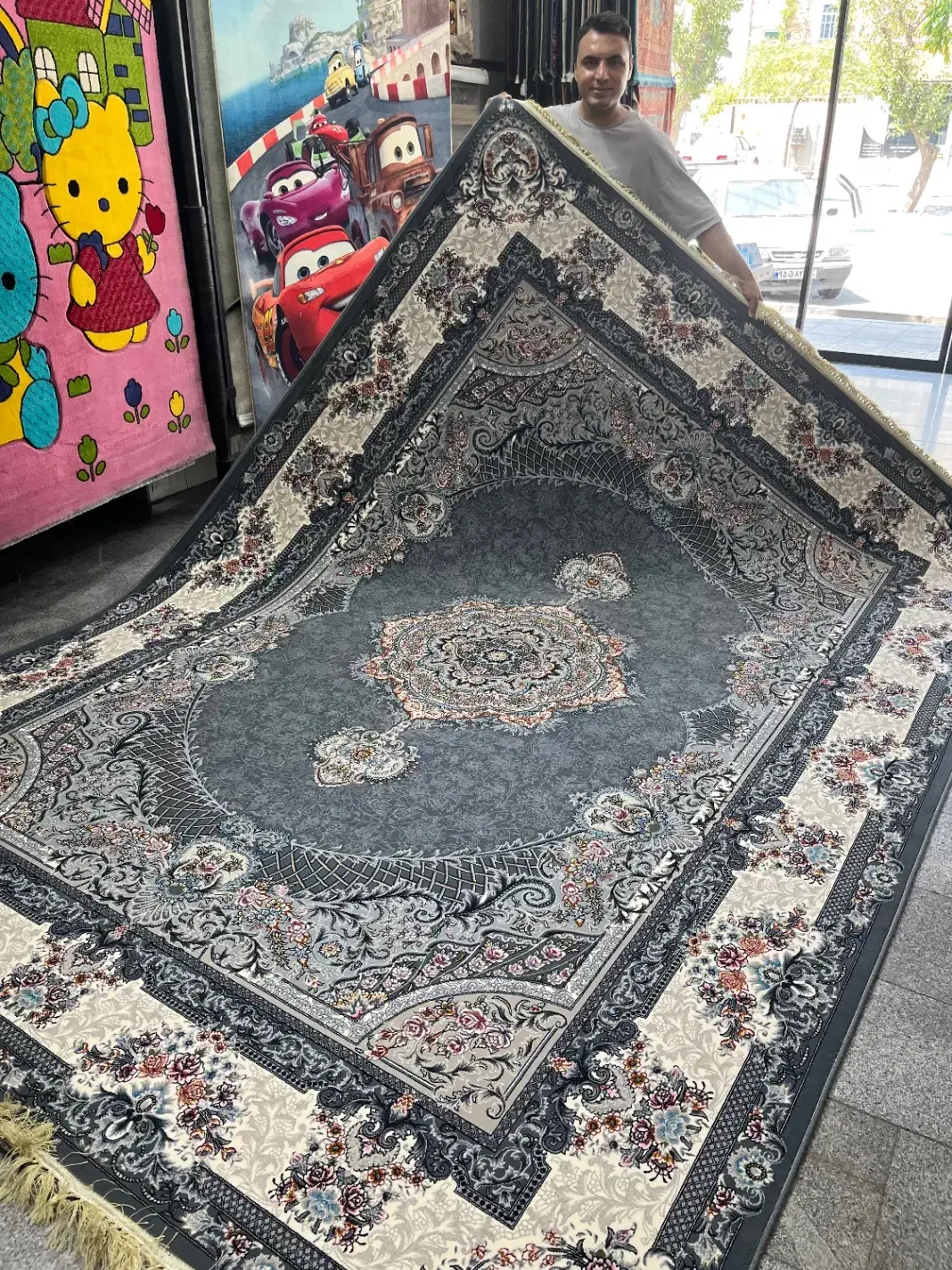 فرش ۷۰۰شانه دودی نقره ای ژاکلین آکبند|فرش|قدس, شهر‌قدس|دیوار